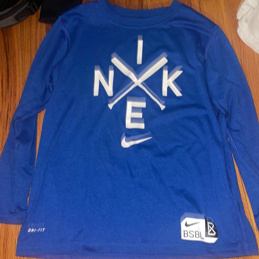 Boys baseball polyester Nike long sleeve great condition